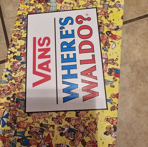 VANS Where's Waldo? Collection - Picture 3 of 7